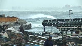 La tempête ravage le port de Gaza [upl. by Cheadle]