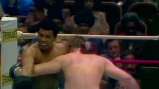 Muhammad Ali Chuck Wepner 9th round knock down proof chuck stepped on Alis foot 212 [upl. by Mukund866]