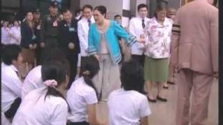 3OCT10 THAILAND  Her Majesty Queen Regent Sirikit Proceeds to leave Chulalongkorn Hospital [upl. by Igiul795]