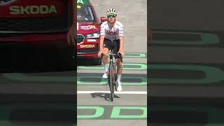 Tadej Pogacar ontbindt zijn duivels op en af de Galibier TDF2024 Pogacar Evenepoel [upl. by Groos898]