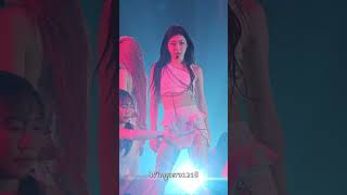 Escalator 4K Chaeryeong FanCam Part1 TORONTO D2 shorts chaeryeong 채령 [upl. by Jeralee]