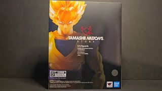 Shfiguarts Tamashi Nations store exclusive Super Saiyan Son Goku Z Fighters unboxing and review [upl. by Marijo400]