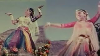 Chhal Chhal Chhalke Neer  Geeta Dutt  BANJARIN  Kanchan Kamini Manhar Desai Lalita [upl. by Negeam]