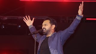 Irsha  Dure Tumi Dariye by Tahsan Khan Live at Uttara Club Dhaka [upl. by Znerol34]