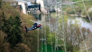 Vogelschutz mit dem Hubschrauber Arbeit an 380000VoltLeitung [upl. by Bang]