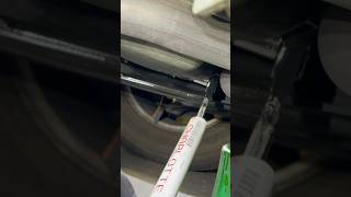 TIGHTEN OIL DRAIN BOLT 🔧💪😎 shortsfeed oilchange handtools diy honda satisfying [upl. by Yrac83]