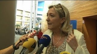 Marine Le Pen quotcest une médaille que jaccroche à ma vestequot  207 [upl. by Alo]