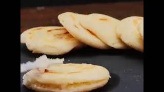 Con qué comes tus Arepas Nosotros te recomendamos algo simple Mantequilla y Queso [upl. by Eardna183]