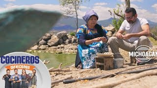 Desde Pátzcuaro Nico saborea un tradicional caldo de charales  Cocineros Mexicanos [upl. by Aseretairam]