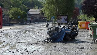 Bardonecchia esonda il Rio Merdovine le auto distrutte dalla furia dellacqua [upl. by Elaynad]