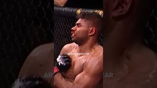 Ele destroçou a boca do adversário com 1 soco ufc mma jairzinhorozenstruik overeem [upl. by Yltsew]