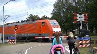 Spoorwegovergang Venlo  Dutch railroad crossing [upl. by Zigmund650]