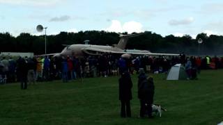 Handley Page Victor 200mph flyby 1080p HD [upl. by Earehc]