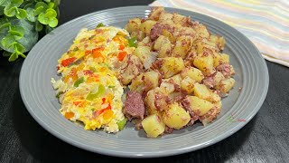 This Simple Corned Beef And Potato Breakfast Wins Me Extra Points With Hubby Corned Beef Hash amp Egg [upl. by Valdemar]