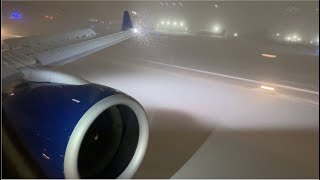 Delta Air Lines Airbus A220300 Snowy Landing at Fairbanks International Airport [upl. by Arodnahs]