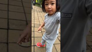 Moana Jalan² Ke taman Sama Papai Takut Ada Kaki seribu 😭 [upl. by Abert843]