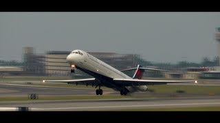 Incredible Delta MD80 Takeoff [upl. by Ronoc]