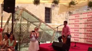 La ganadora del concurso de trajes de flamenca baila sevillanas [upl. by Nicolai]