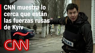 Matthew Chance de CNN atestigua cuando fuerzas rusas se toman un aeropuerto en Kyiv [upl. by Ollopa]