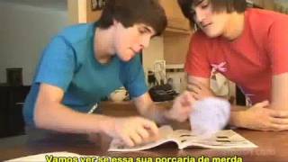 SMOSH  FOOD BATTLE 2006 LEGENDADO PTBR [upl. by Thomajan289]