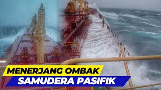 DETIK DETIK KAPAL DI TERJANG OMBAK BESAR‼️BERLAYAR SAAT CUACA BURUK  PELAUT INDONESIA [upl. by Simonetta]