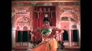 Full Song Nav Kalpana Nav Roop Se fm Mrig Trishna 1975 Lyrics English translations [upl. by Ulda184]