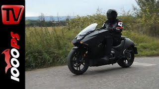 Honda NM4 Vultus  Testvideo  Action Technik Details [upl. by Kikelia]