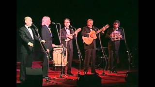 Les Luthiers El Regreso del Indio Unen Canto con Humor [upl. by Winne]