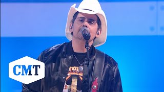 Brad Paisley Performs quotOld Alabamaquot  CMT Giants Alabama [upl. by Disini383]