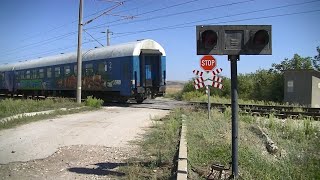 Spoorwegovergang Gradishte Градище BG  Railroad crossing  Железопътен прелез [upl. by Neimad867]