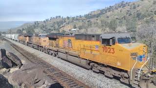 Duo Trains Meet At Tehachapi Ca bigbossrailfanner [upl. by Segal709]