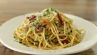 Spaghetti Aglio e Olio Recipe [upl. by Eeramit]