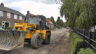 Vervanging riolering  herinrichting Oosterweg Wijchen dl 3 opbreken wegdek [upl. by Retnuh612]