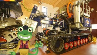 Gecko and The Recovery Truck  Geckos Real Vehicles  Educational Videos For Toddlers [upl. by Oinotnaocram]