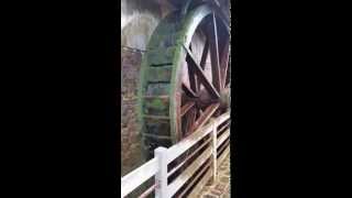 Water wheel Peddlers Village PA [upl. by Courcy]