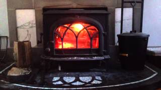 Jotul f500 secondary burn [upl. by Enneyehs]