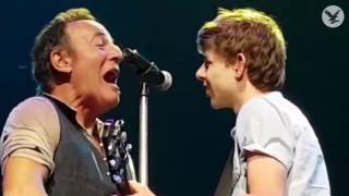 Bruce Springsteen brings young fan up onstage to perform Growin Up with him [upl. by Novled181]