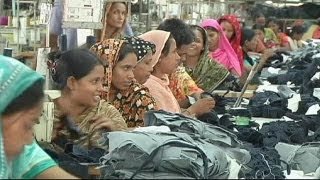 Mehr Sicherheit für Arbeiter in Bangladesch  economy [upl. by Ennaitsirhc989]