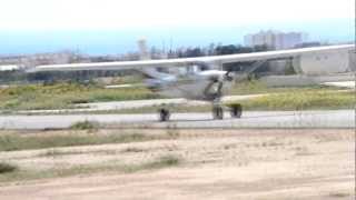 Cessna 152 landing in strong crosswind [upl. by Nolitta]