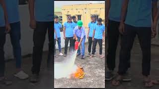 PASS method fire extinguisher ko kaise istemaal kare fireextinguisher safetyofficer [upl. by Mcclimans874]