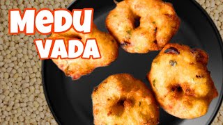 crispy vadamedu vadaulundu vadaisouth indian vadavada recipe [upl. by Gnahc662]