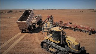 Les bretons en Australie  Deux semoirs sur 500 ha [upl. by Ynabla]