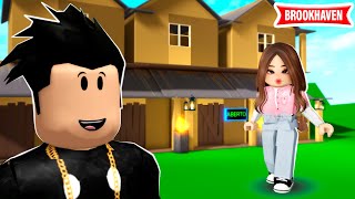 MOREI NA MAIOR FAVELA DO BROOKHAVEN RP  ROBLOX [upl. by Blondy159]