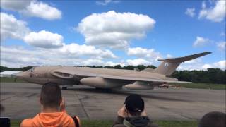 Handley Page Victor XM715 quotTeasin Tinaquot Bruntingthorpe 250514 [upl. by Isador425]