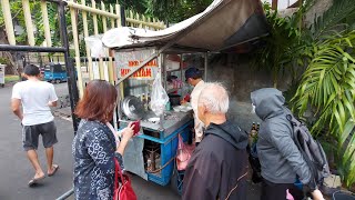 MIE AYAM JUALANNYA NGUMPET DI BALIK PORTAL TAPI TETAP AJA RAME YANG BELI  INDONESIAN STREET FOOD [upl. by Millda]