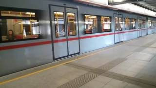 UBahn Linie U3 Typ V Erdberg in Wien [upl. by Anahpets711]