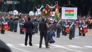 Desfile del BICENTENARIO ARGENTINO Banda Estado P de Bolivia [upl. by Beaumont766]