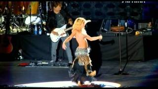 Shakira Танец живота Ojosasi  Live in Kiev 08102011 [upl. by Bigler820]