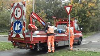 Verkeersbord plaatsen  verkeer werkzaamheden  Griekspoor [upl. by Lemyt222]