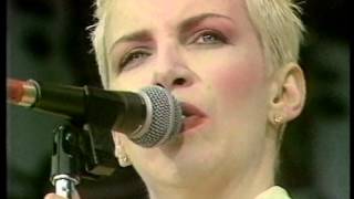 Eurythmics  Sweet Dreams Live 1988 [upl. by Ades]